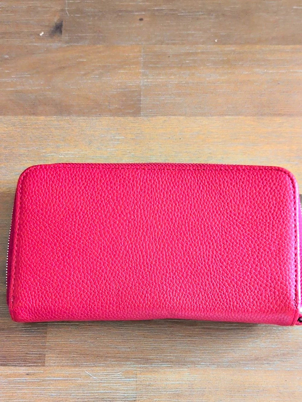 Thirty-one Zip-Around Leather Wallet in Red Like New
